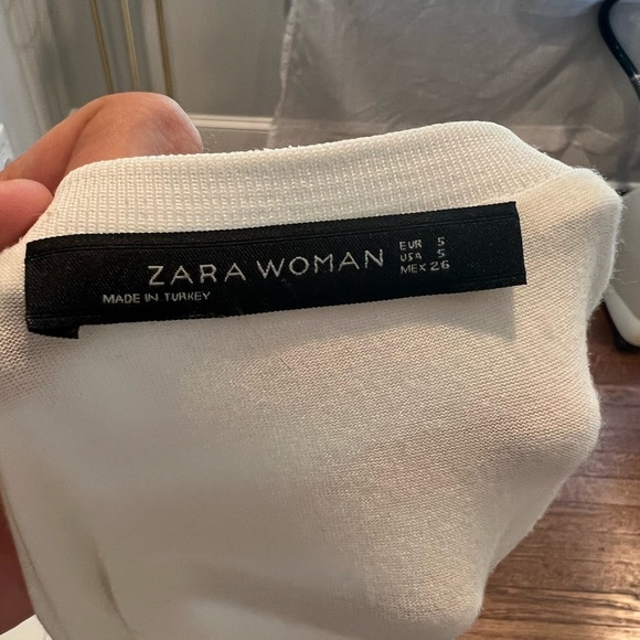 Zara Women Ivory Short Sleeve Blouse - Picture 4 of 4